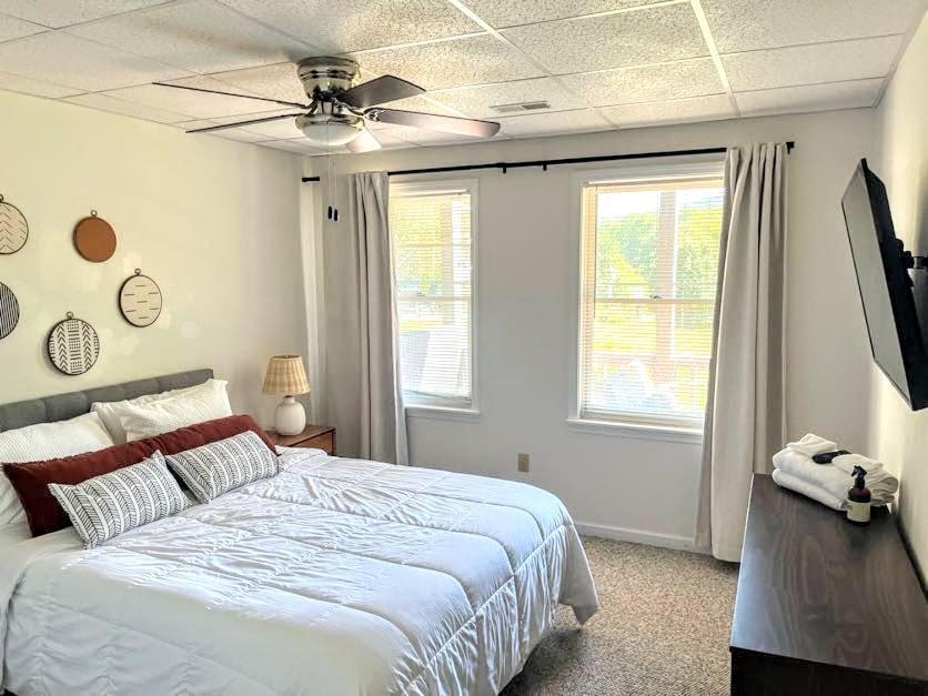 Ole Smoky Bnb - Game Room, Hot Tub, Mtn Views! Піджен-Фордж Екстер'єр фото