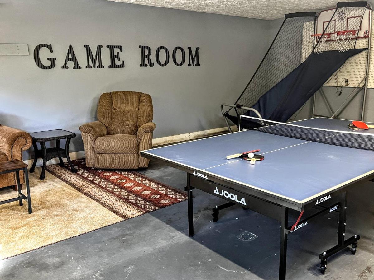 Ole Smoky Bnb - Game Room, Hot Tub, Mtn Views! Піджен-Фордж Екстер'єр фото