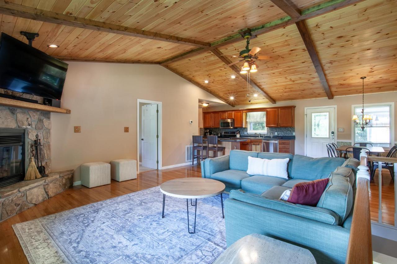 Ole Smoky Bnb - Game Room, Hot Tub, Mtn Views! Піджен-Фордж Екстер'єр фото