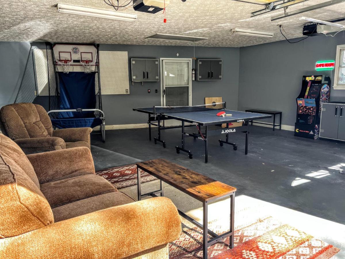 Ole Smoky Bnb - Game Room, Hot Tub, Mtn Views! Піджен-Фордж Екстер'єр фото