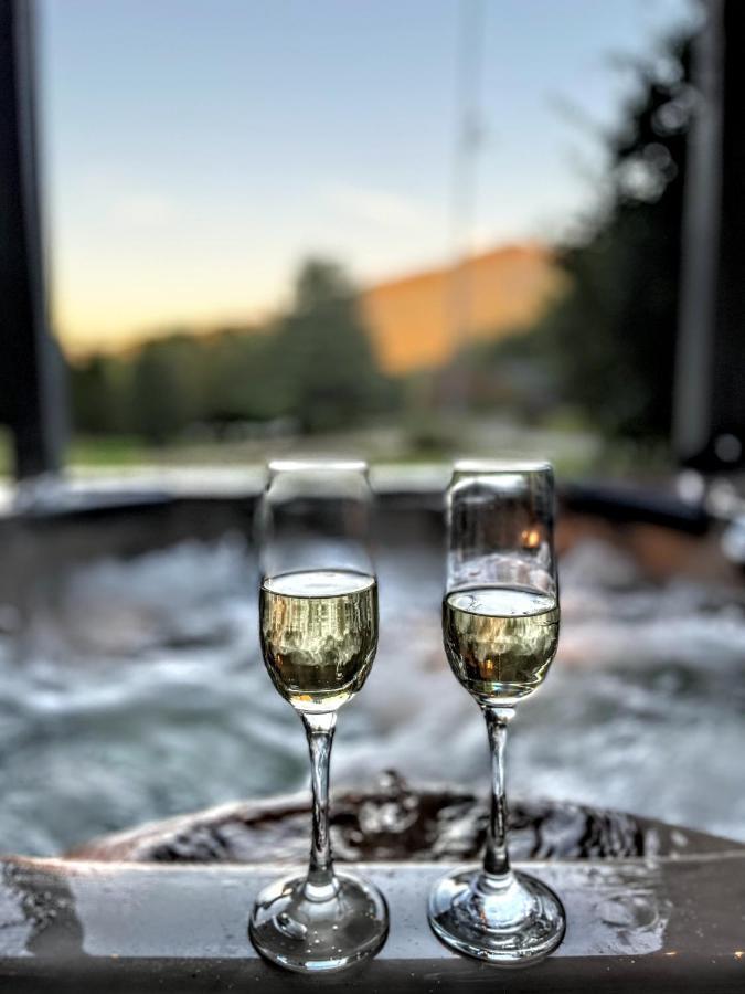 Ole Smoky Bnb - Game Room, Hot Tub, Mtn Views! Піджен-Фордж Екстер'єр фото
