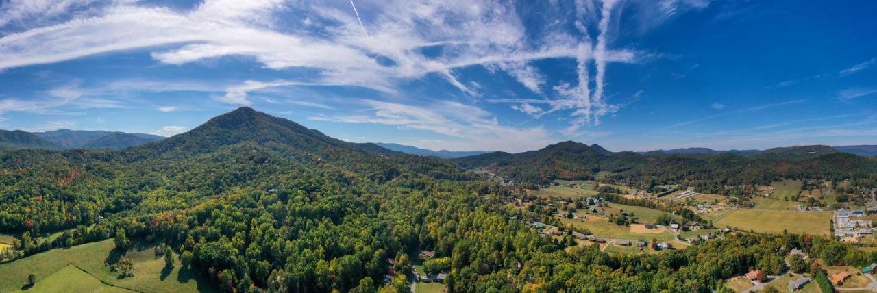 Ole Smoky Bnb - Game Room, Hot Tub, Mtn Views! Піджен-Фордж Екстер'єр фото