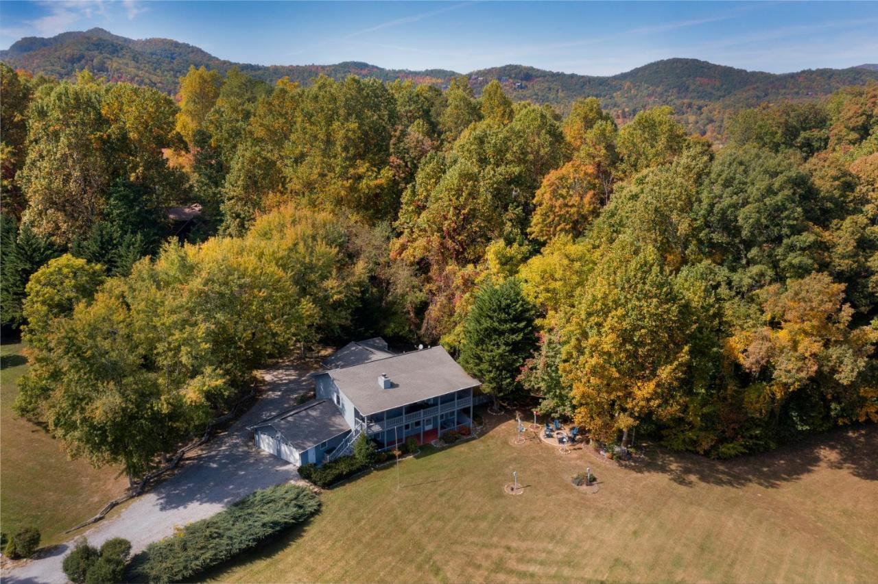 Ole Smoky Bnb - Game Room, Hot Tub, Mtn Views! Піджен-Фордж Екстер'єр фото