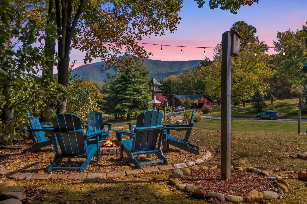 Ole Smoky Bnb - Game Room, Hot Tub, Mtn Views! Піджен-Фордж Екстер'єр фото