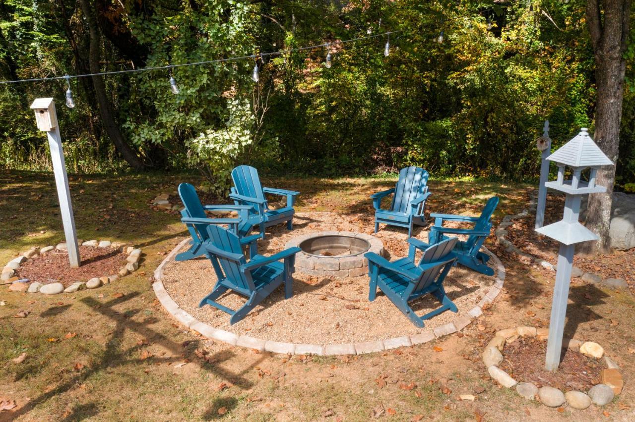 Ole Smoky Bnb - Game Room, Hot Tub, Mtn Views! Піджен-Фордж Екстер'єр фото