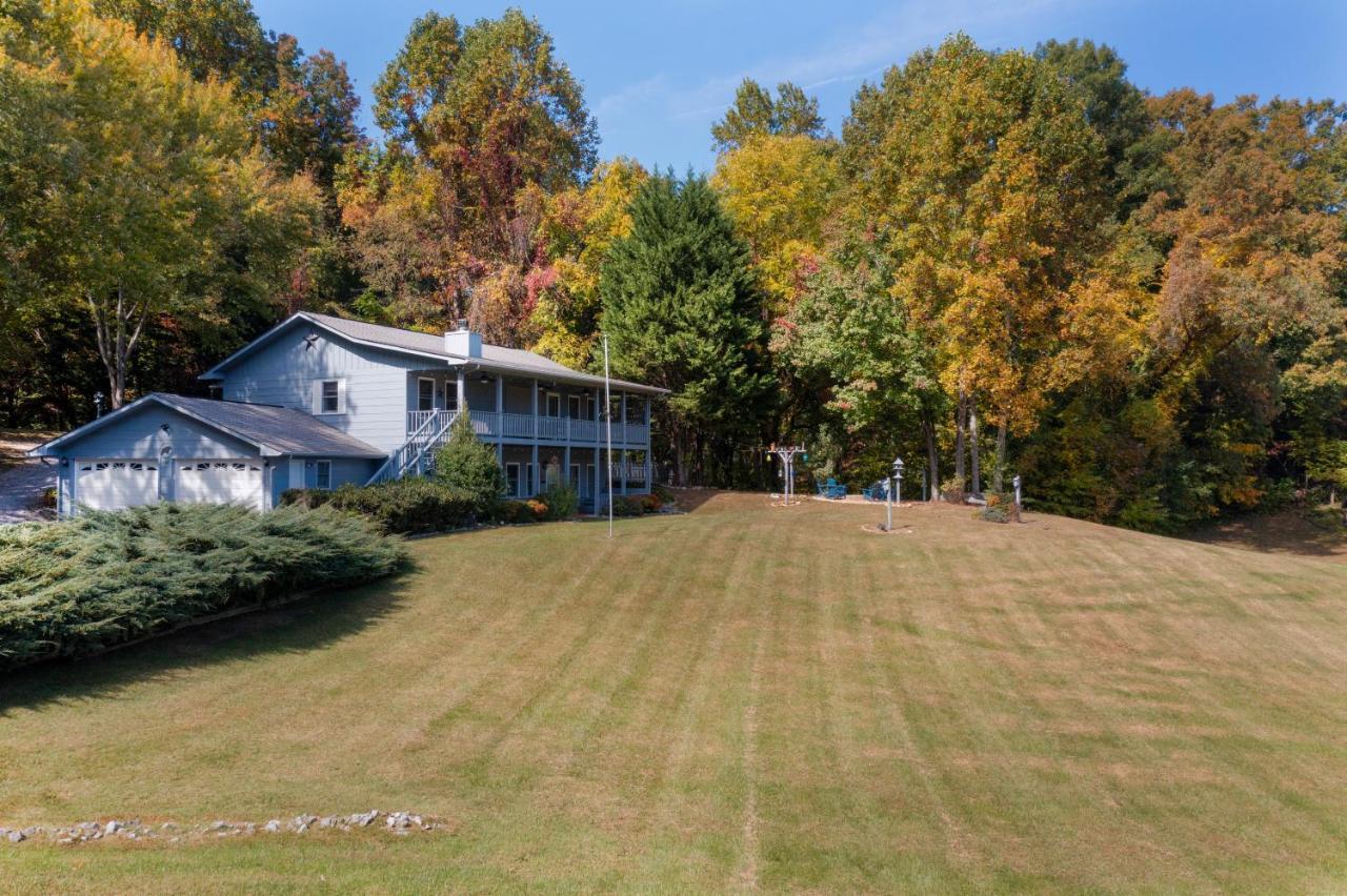 Ole Smoky Bnb - Game Room, Hot Tub, Mtn Views! Піджен-Фордж Екстер'єр фото
